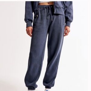 Abercrombie Sunday Set